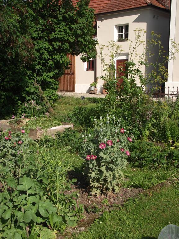 Historischer Pfarrhof Niederleierndorf Langquaid Εξωτερικό φωτογραφία