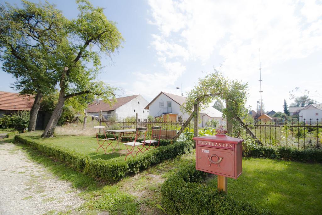 Historischer Pfarrhof Niederleierndorf Langquaid Δωμάτιο φωτογραφία