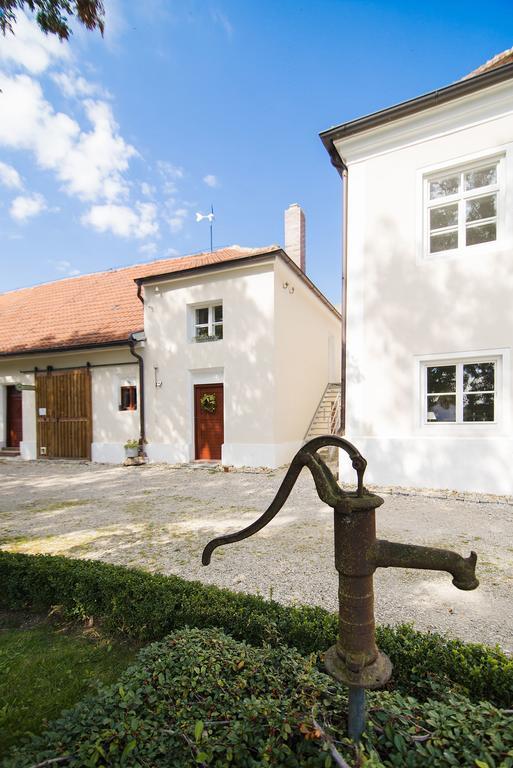 Historischer Pfarrhof Niederleierndorf Langquaid Δωμάτιο φωτογραφία